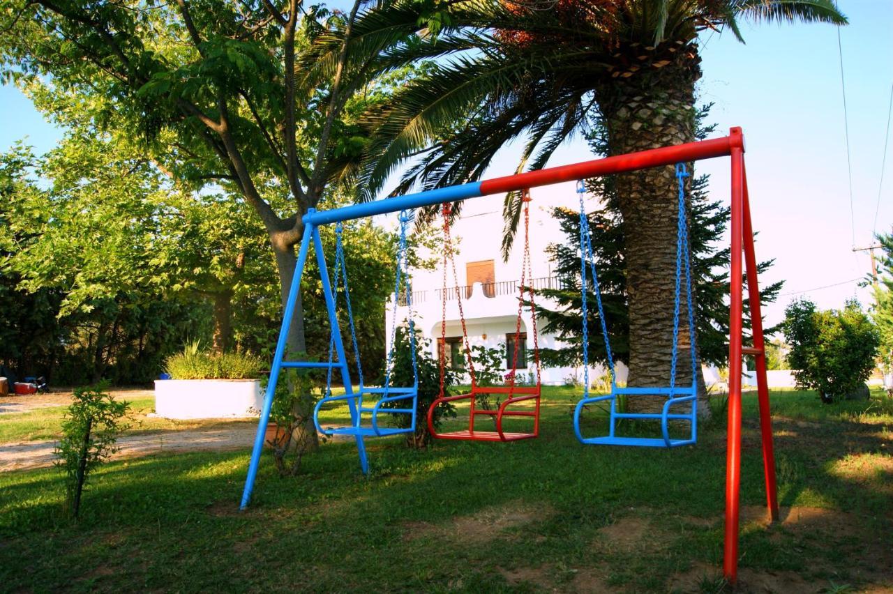 Simplicity At Iris Psakoudia