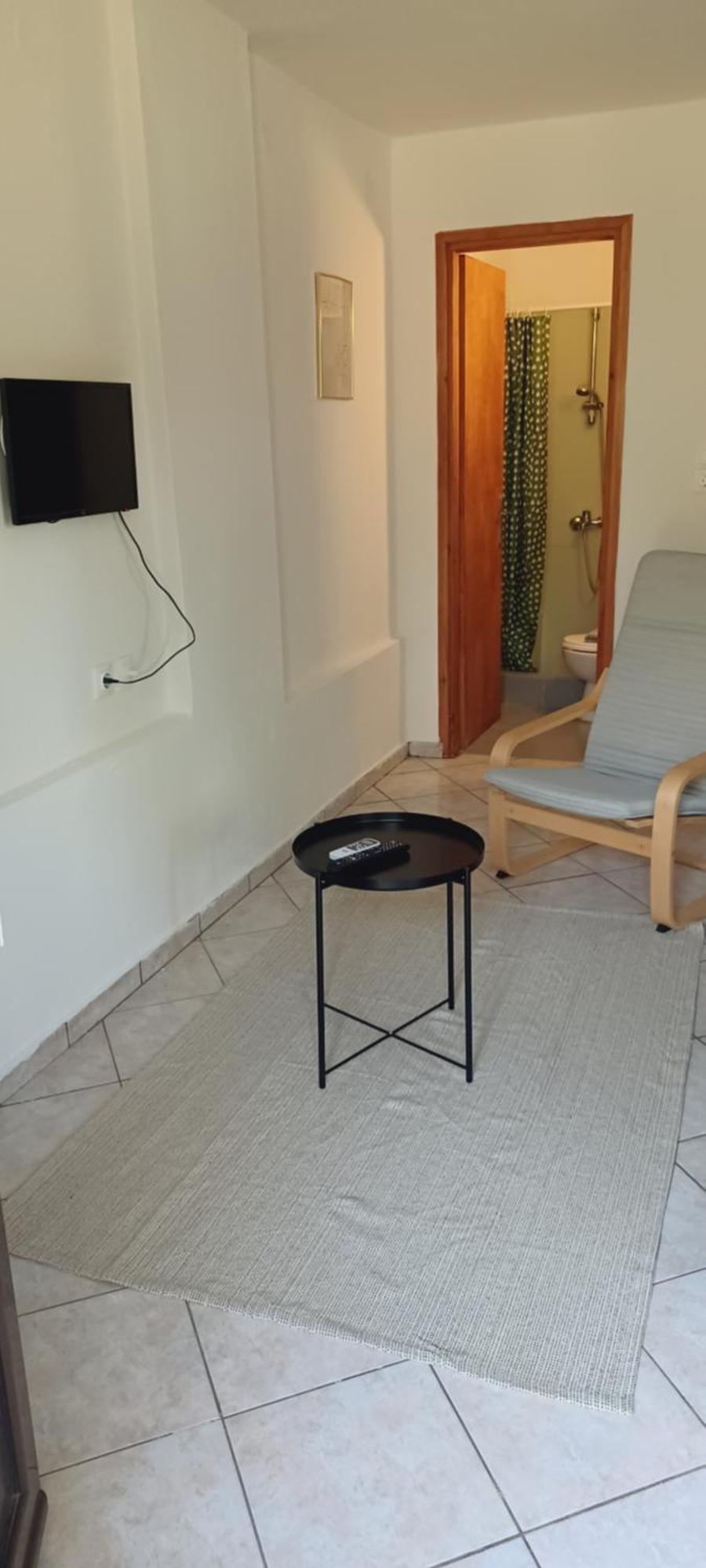Simplicity At Iris Apartment *
